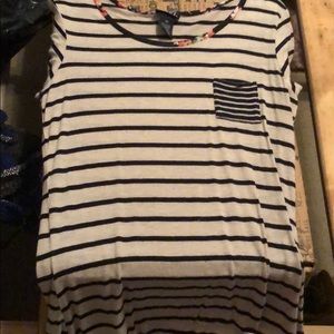 Rue 21 causal Tee